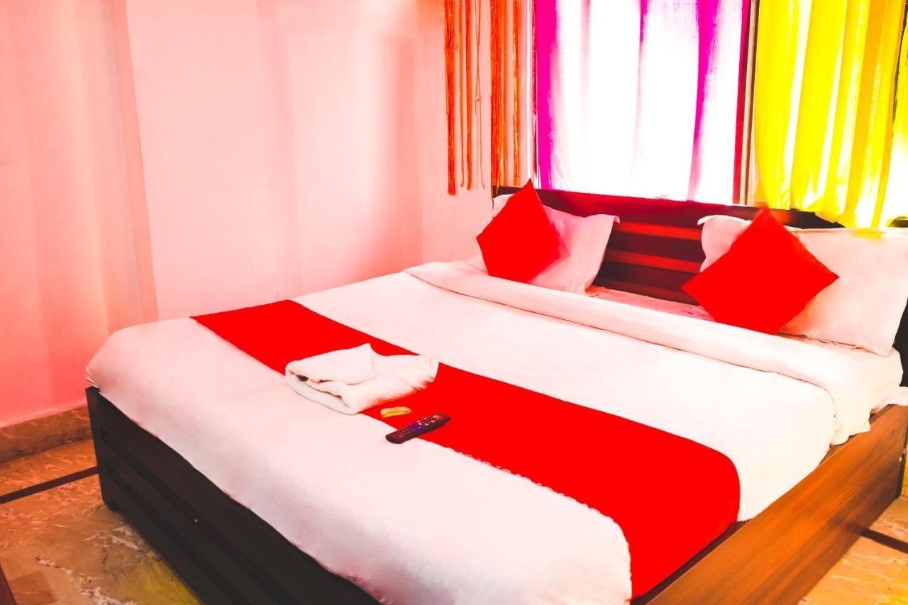 Roomshala 124 Royal Rohini - Sector 16 New Delhi