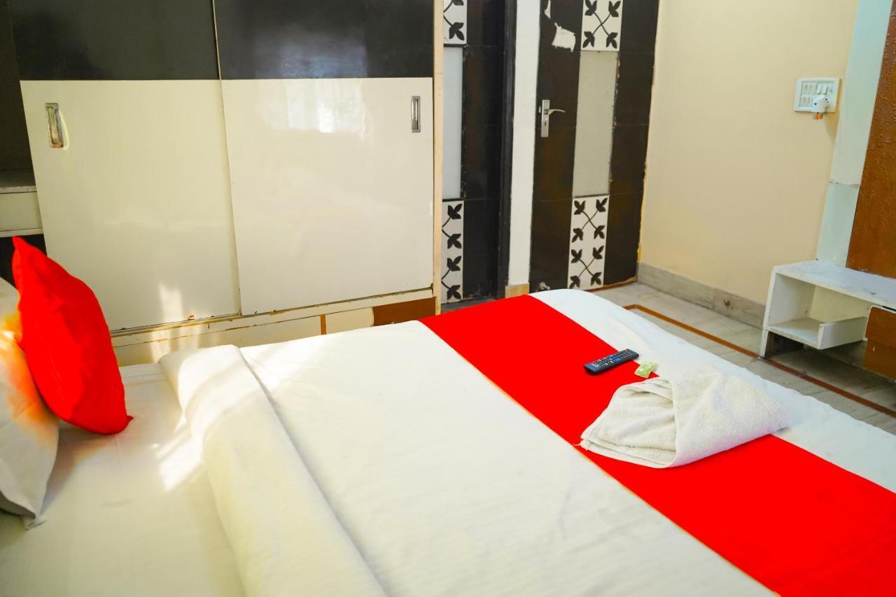 Hotel Roomshala 124 Royal Rohini - Sector 16